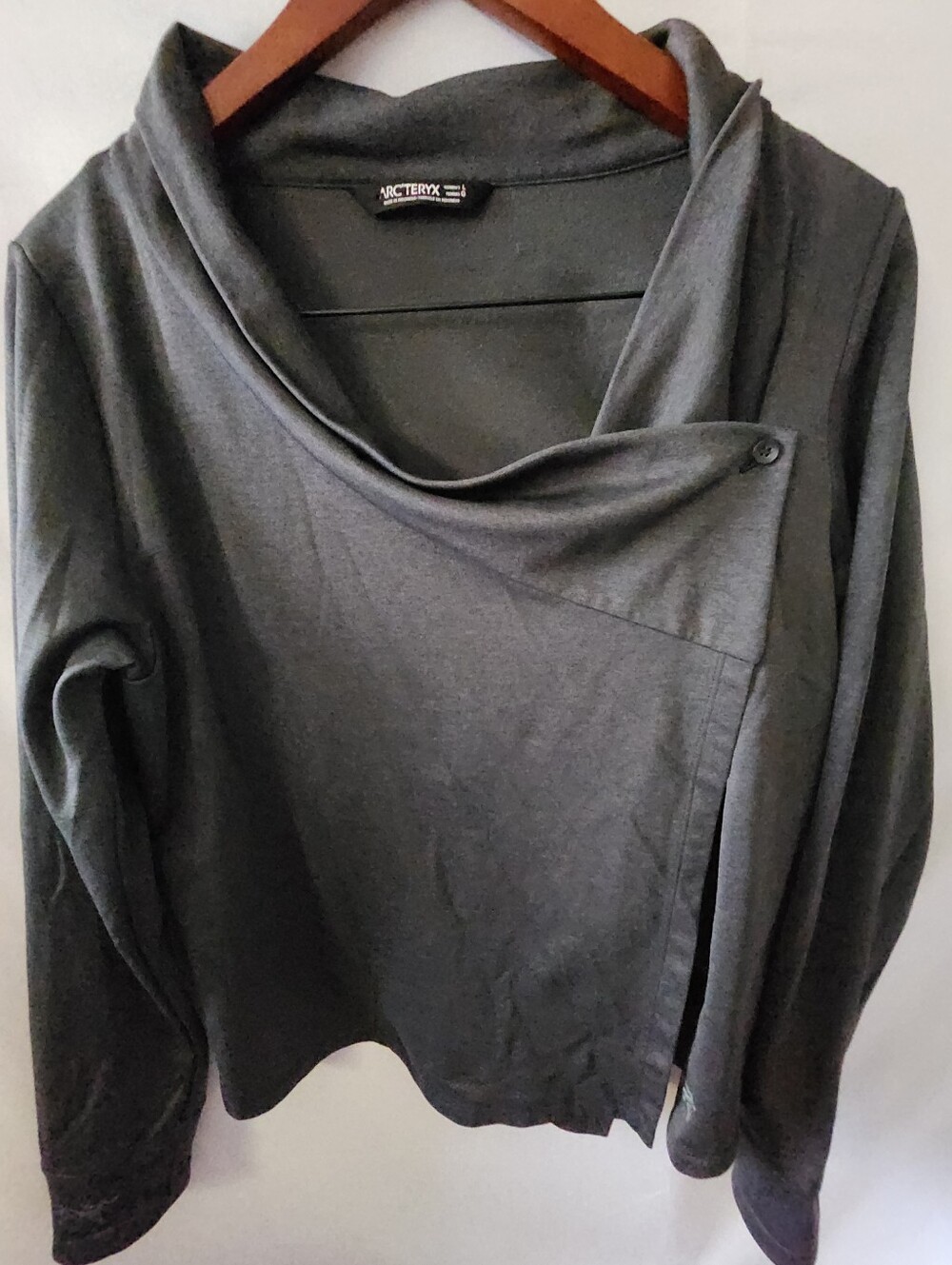 Arcteryx Asymmetric Sweater. Size Large